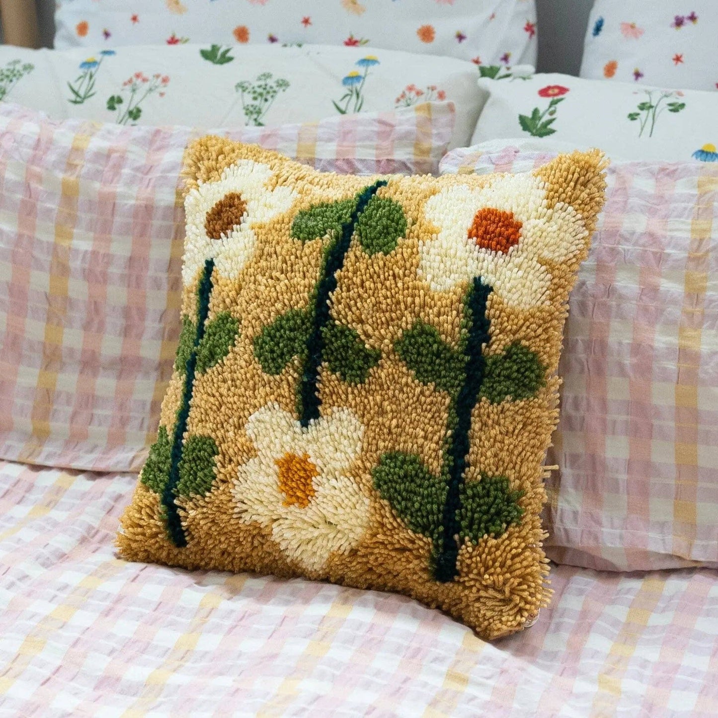 Pick of the Punch | Earthy | Latch Hook Cushion Kit