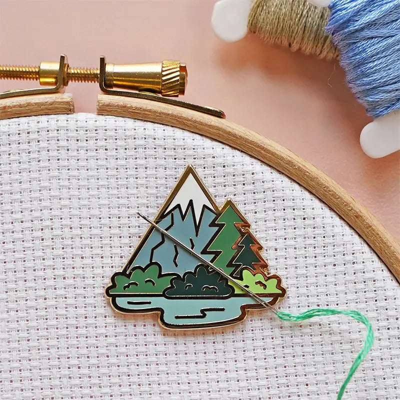 Magnetic Needle Minder | Mountain