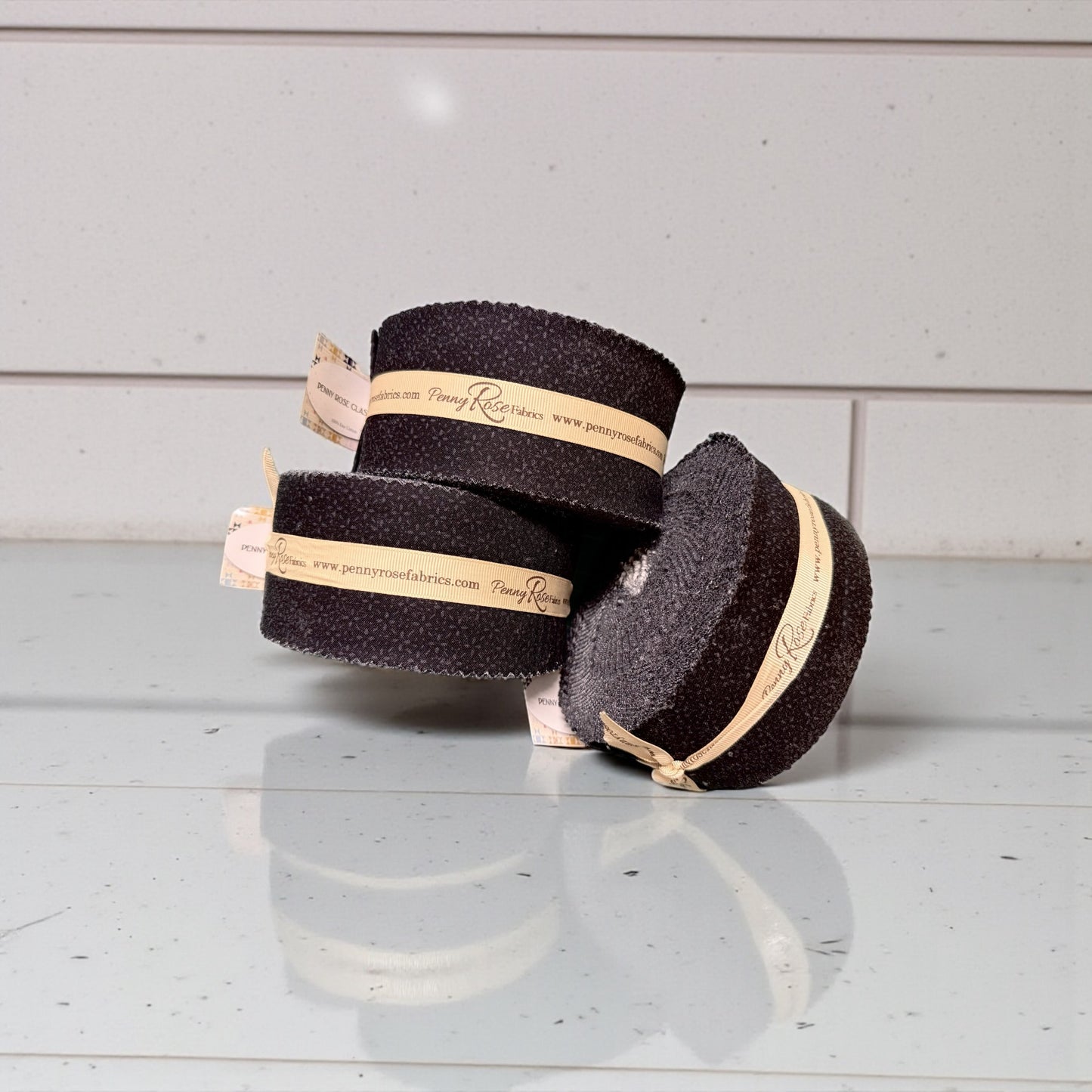 Black Daisy 2.5" Rolie Polie