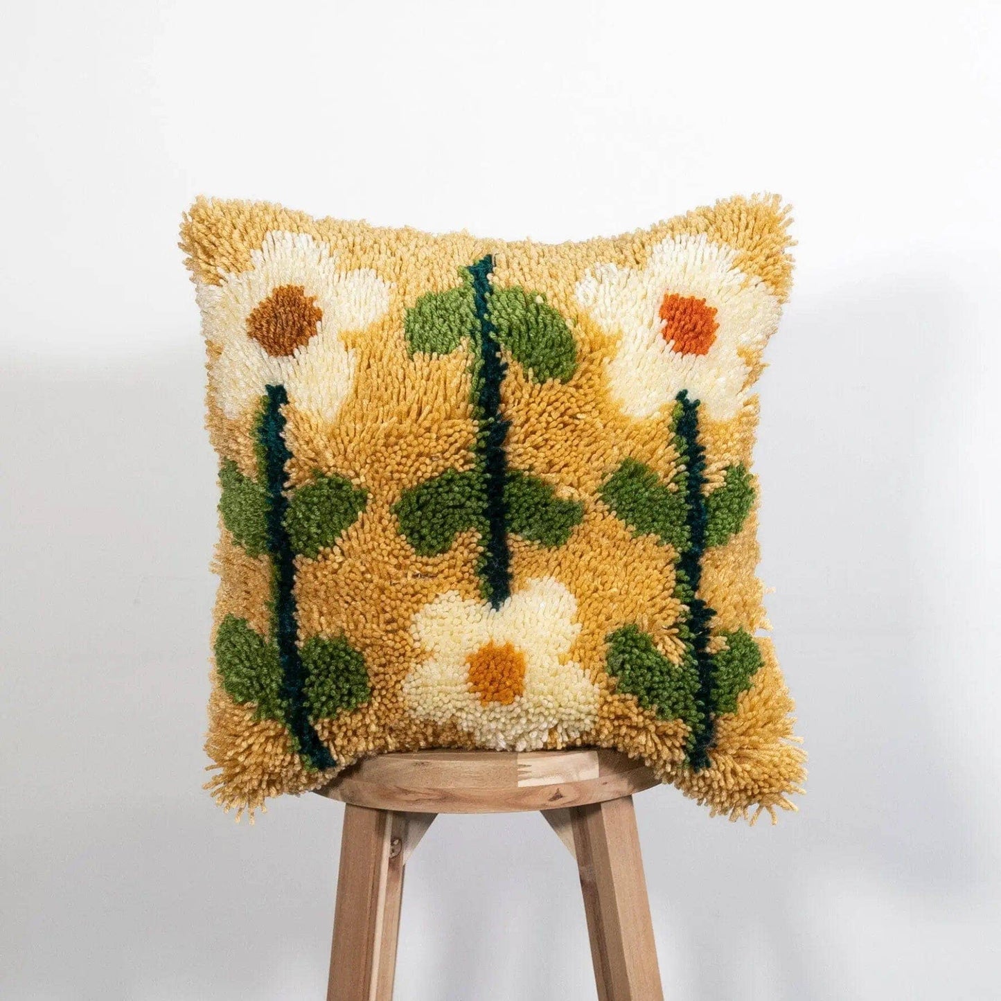 Pick of the Punch | Earthy | Latch Hook Cushion Kit
