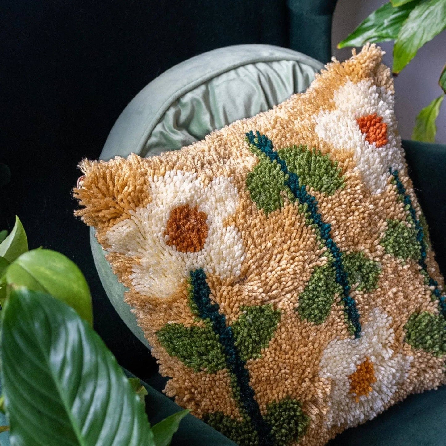 Pick of the Punch | Earthy | Latch Hook Cushion Kit