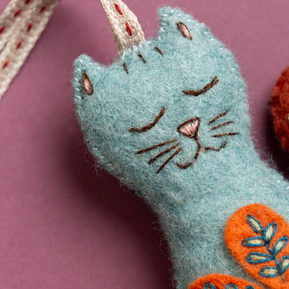 Folk Cat Felt Craft Kit