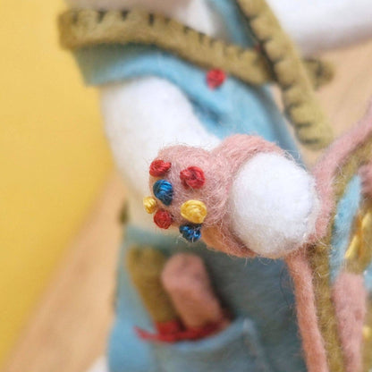 Little Mouse Makes a Quilt Felt Craft Kit