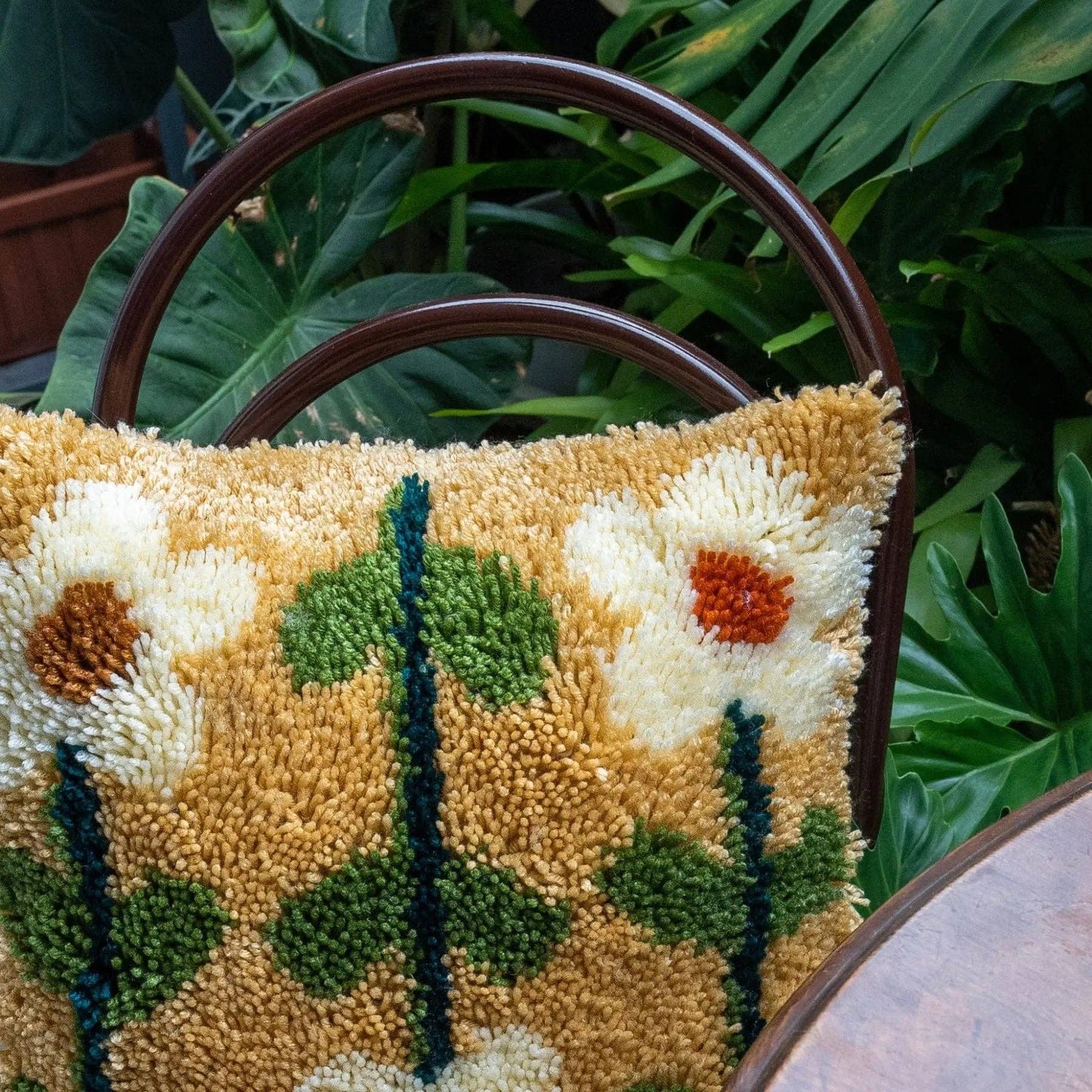 Pick of the Punch | Earthy | Latch Hook Cushion Kit