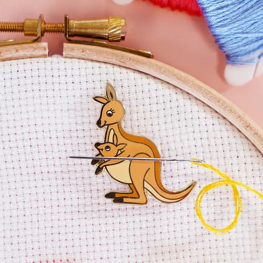 Magnetic Needle Minder | Kangaroo