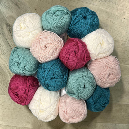 Patchwork with Busyfingers Fairy & Foam Yarn Set: 15 balls of 100% anti-pilling acrylic yarn in white, pink, teal, turquoise, and fuchsia.
