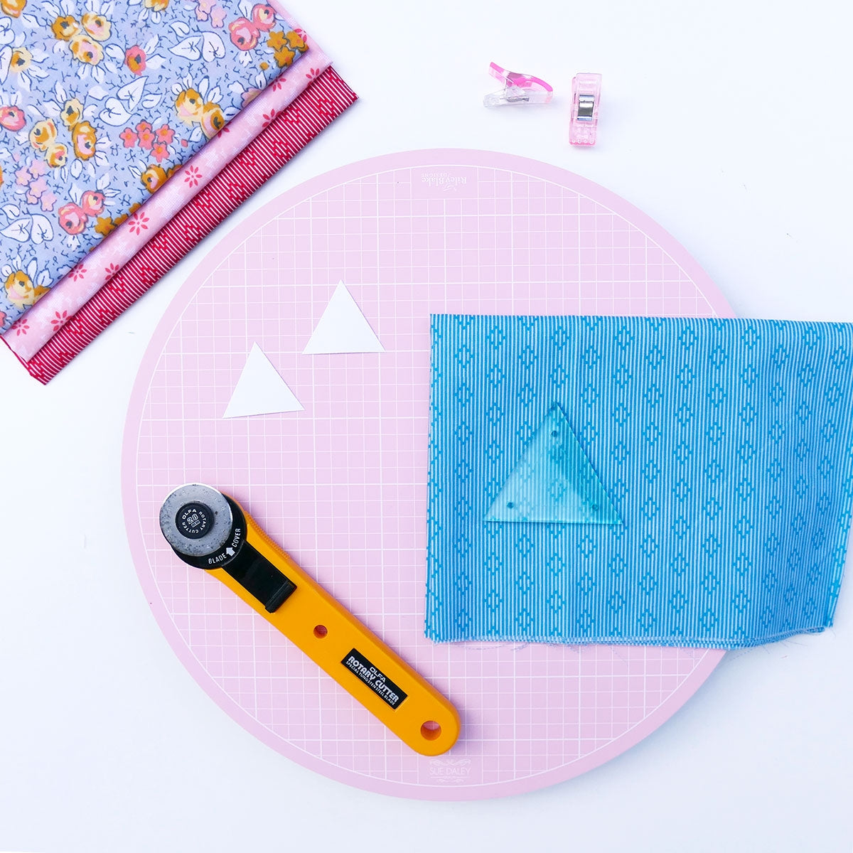 Sue Daley Rotating Cutting Mat Patchwork with Busyfingers