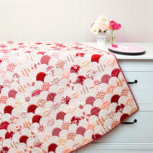 Raspberry Clams Quilt & Cushion Pattern